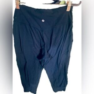 Lululemon cropped joggers navy blue size 6